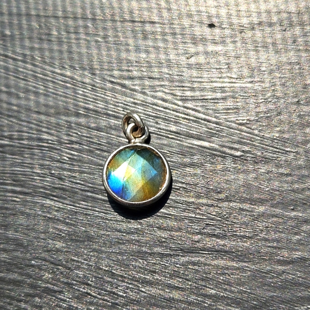 Labradorite & Sterling Silver Pendant